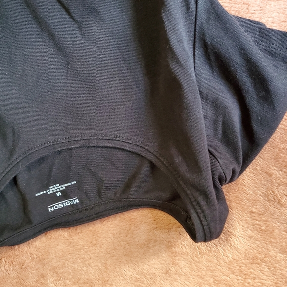 Womens Short Sleeve Slim Fit Crew Tee Size Medium By Madison - Picture 8 of 8